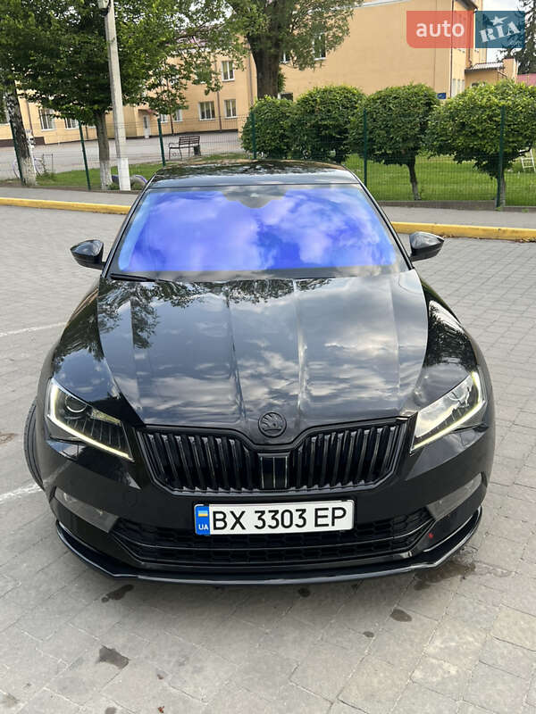 Ліфтбек Skoda Superb 2015 в Городку