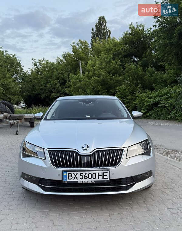 Лифтбек Skoda Superb 2017 в 