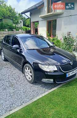 Ліфтбек Skoda Superb 2011 в Кам'янці-Бузькій
