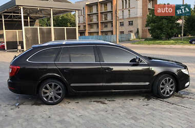 Універсал Skoda Superb 2012 в 