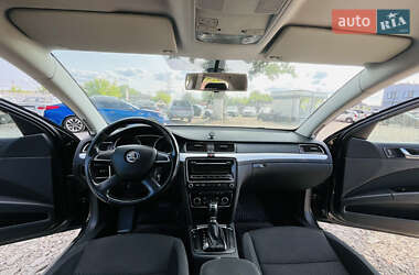 Лифтбек Skoda Superb 2014 в 