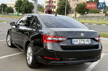 Лифтбек Skoda Superb 2018 в 