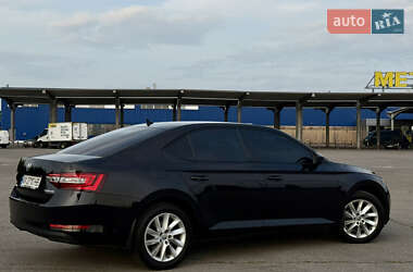 Лифтбек Skoda Superb 2018 в 