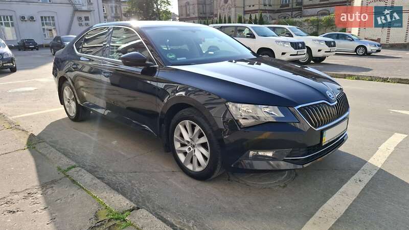 Лифтбек Skoda Superb 2017 в 