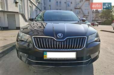 Лифтбек Skoda Superb 2017 в 