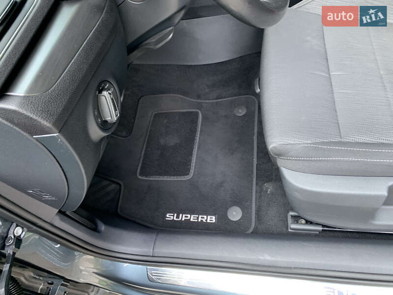 Лифтбек Skoda Superb 2016 в Дрогобыче