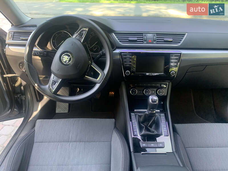 Лифтбек Skoda Superb 2016 в Дрогобыче