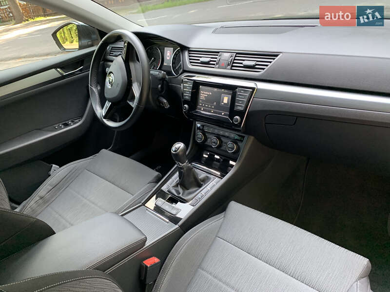 Лифтбек Skoda Superb 2016 в Дрогобыче