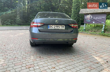 Лифтбек Skoda Superb 2016 в 