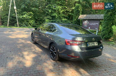 Лифтбек Skoda Superb 2016 в 