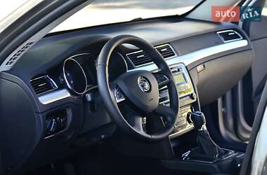 Лифтбек Skoda Superb 2013 в 