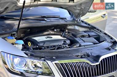 Лифтбек Skoda Superb 2013 в 