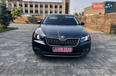 Лифтбек Skoda Superb 2017 в 