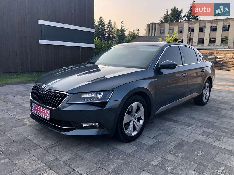 Лифтбек Skoda Superb 2017 в Тячеве