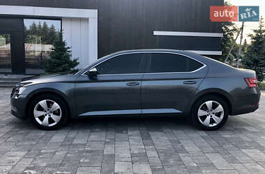 Лифтбек Skoda Superb 2017 в 