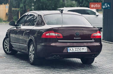 Лифтбек Skoda Superb 2009 в 