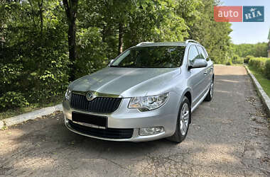 Универсал Skoda Superb 2011 в 