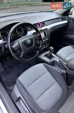 Универсал Skoda Superb 2011 в 