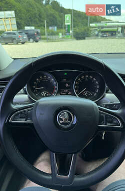 Лифтбек Skoda Superb 2014 в 