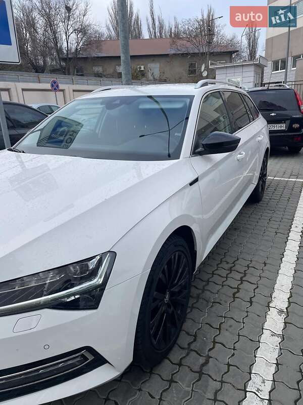 Универсал Skoda Superb 2021 в 