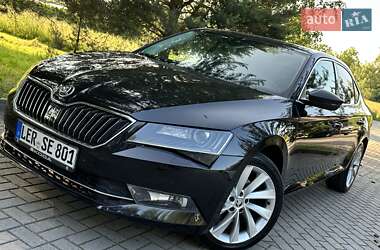 Ліфтбек Skoda Superb 2016 в 