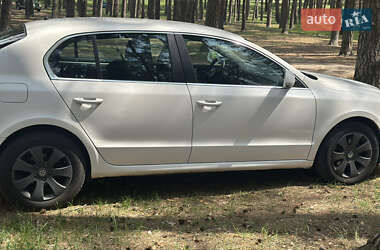 Лифтбек Skoda Superb 2011 в 