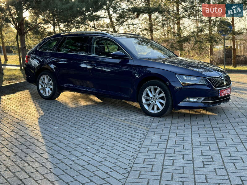 Универсал Skoda Superb 2018 в Дрогобыче