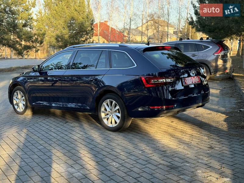 Универсал Skoda Superb 2018 в Дрогобыче
