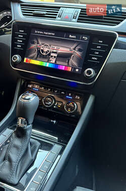 Лифтбек Skoda Superb 2017 в 