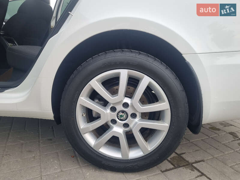 Лифтбек Skoda Superb 2012 в Днепре