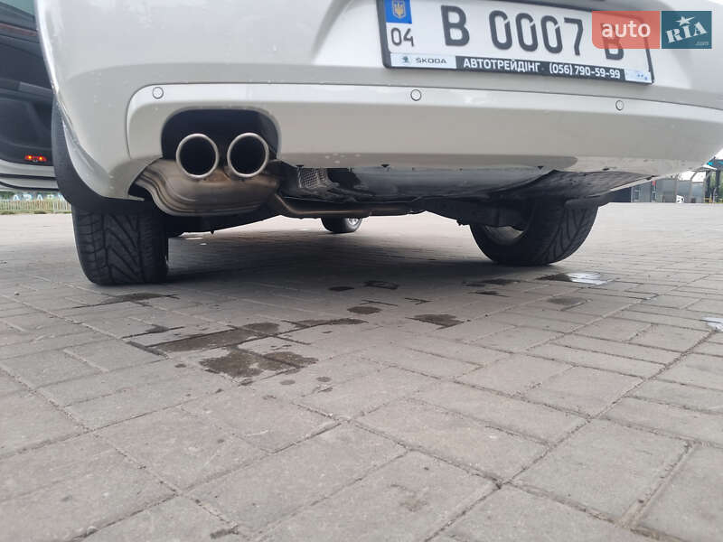 Лифтбек Skoda Superb 2012 в Днепре