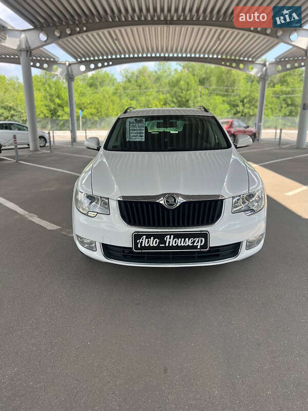 Універсал Skoda Superb 2011 в Запоріжжі
