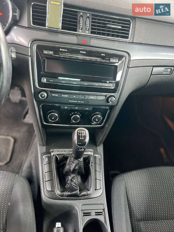 Універсал Skoda Superb 2011 в Запоріжжі