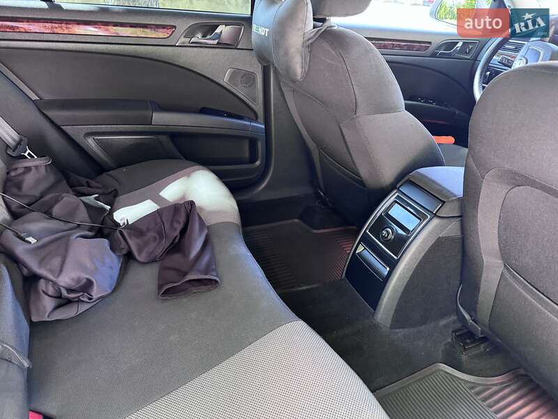Лифтбек Skoda Superb 2012 в Каменец-Подольском
