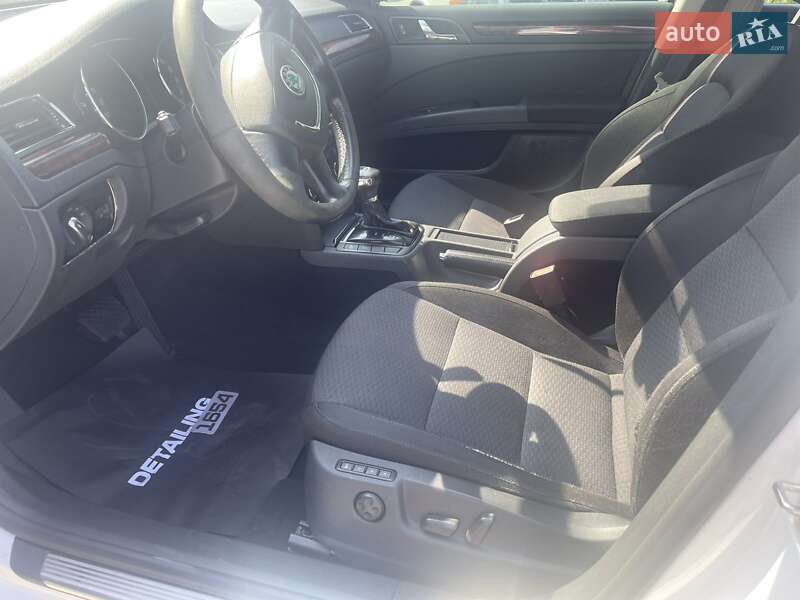 Универсал Skoda Superb 2011 в Ивано-Франковске