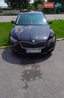 Лифтбек Skoda Superb 2016 в 