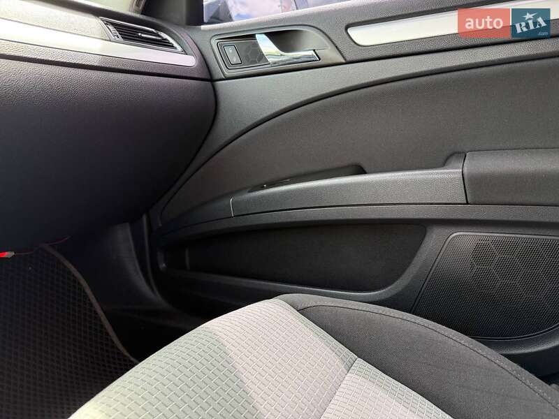 Универсал Skoda Superb 2011 в Ровно
