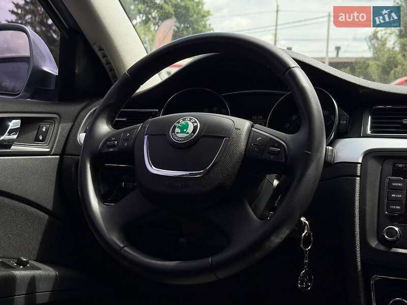 Универсал Skoda Superb 2011 в Ровно