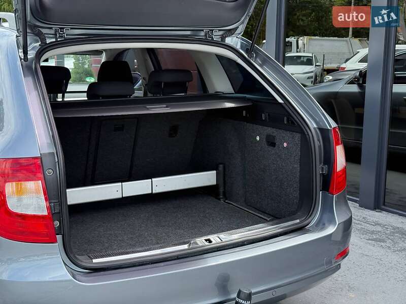 Универсал Skoda Superb 2011 в Ровно