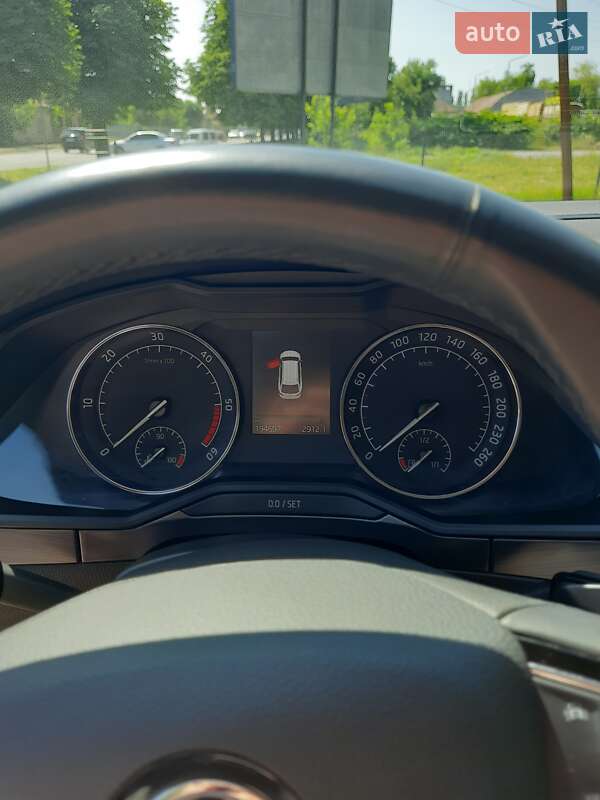 Универсал Skoda Superb 2019 в Ужгороде