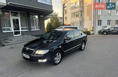 Лифтбек Skoda Superb 2010 в Львове