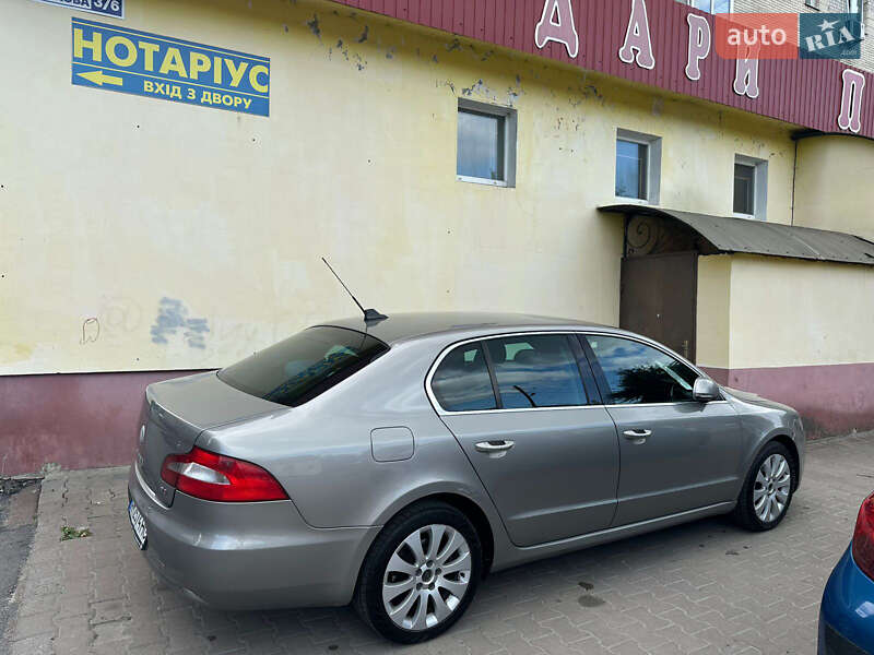 Лифтбек Skoda Superb 2008 в Звягеле