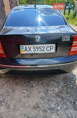 Лифтбек Skoda Superb 2004 в 