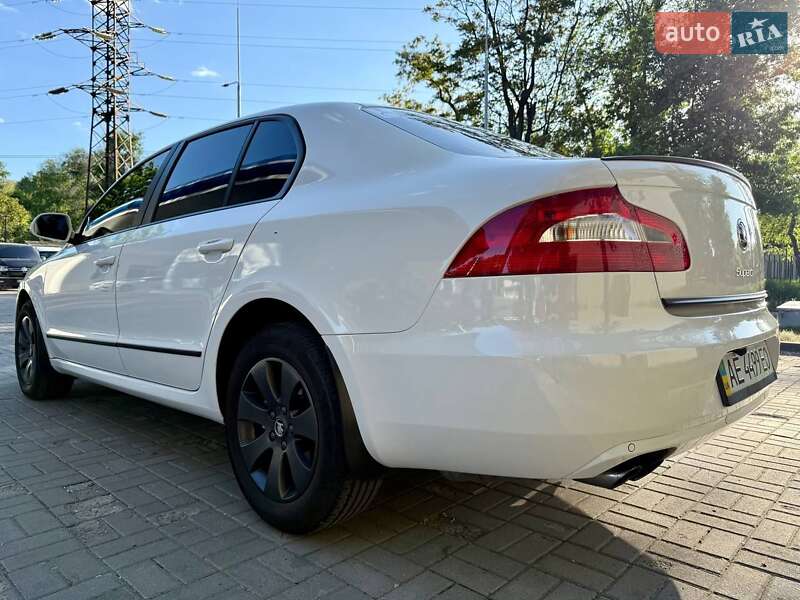 Лифтбек Skoda Superb 2013 в Днепре