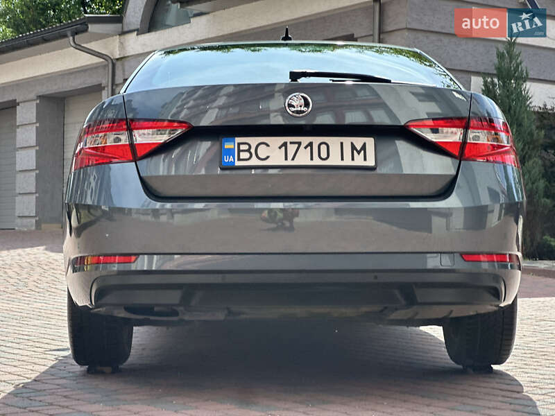 Ліфтбек Skoda Superb 2015 в Івано-Франківську