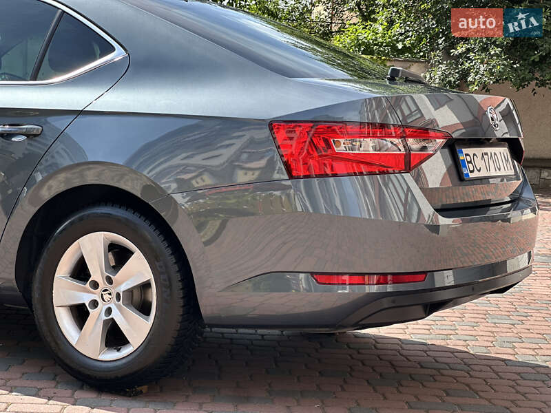 Ліфтбек Skoda Superb 2015 в Івано-Франківську