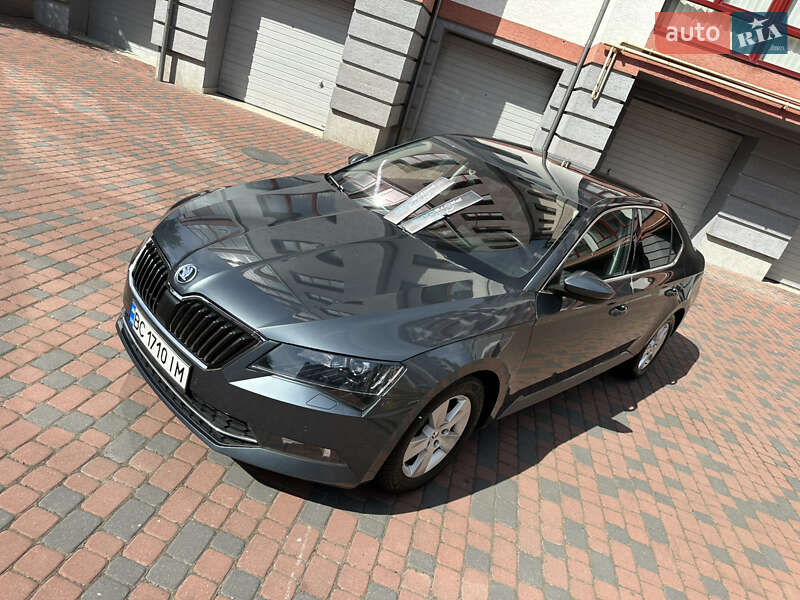 Ліфтбек Skoda Superb 2015 в Івано-Франківську