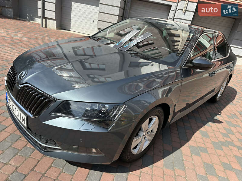 Ліфтбек Skoda Superb 2015 в Івано-Франківську