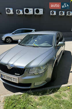 Лифтбек Skoda Superb 2012 в 