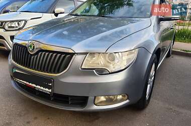 Лифтбек Skoda Superb 2009 в 